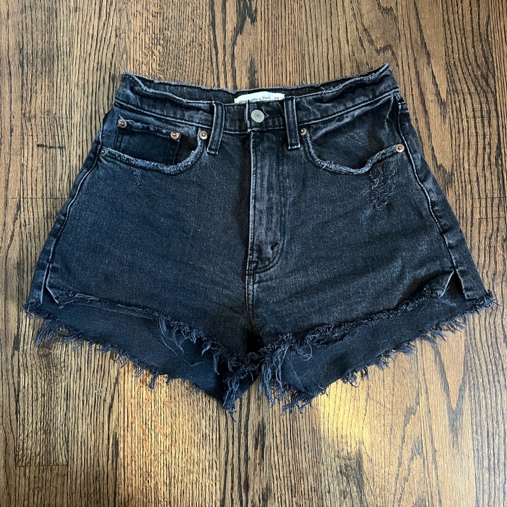 Abercrombie Curve love high rise mom short